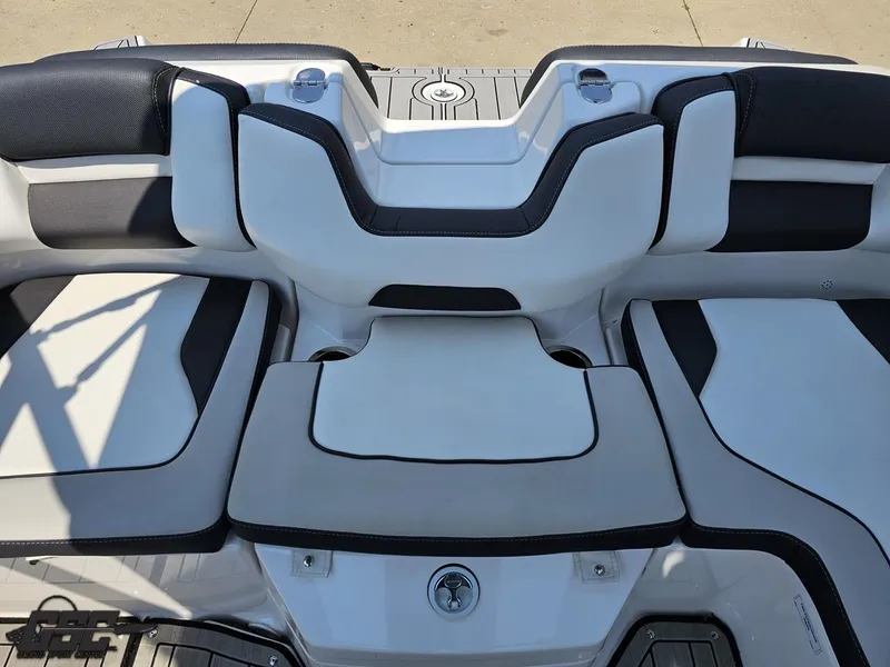 Slide: The Image of Yamaha 195S 2022 - 90