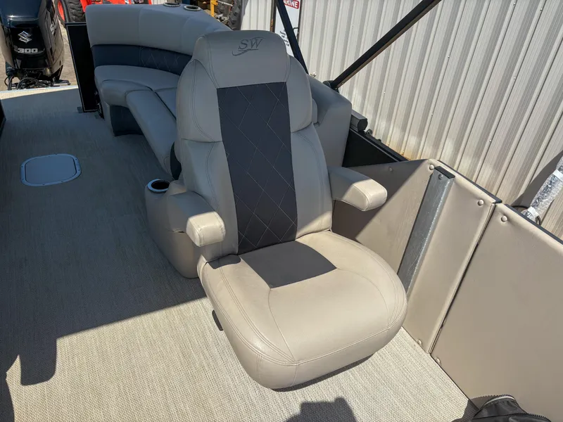 Slide: The Image of Luxurious seating on 2018 Silver Wave 250 Grand Costa CL pontoon boat. - 8