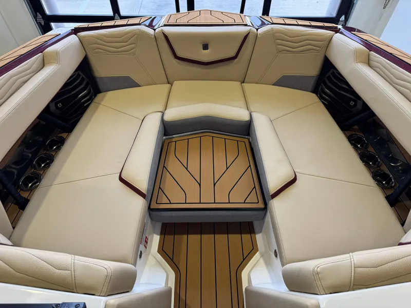 Slide: The Image of Nautique Super Air Nautique G23 2026 - 17