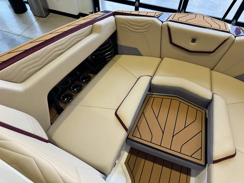Slide: The Image of Nautique Super Air Nautique G23 2026 - 19