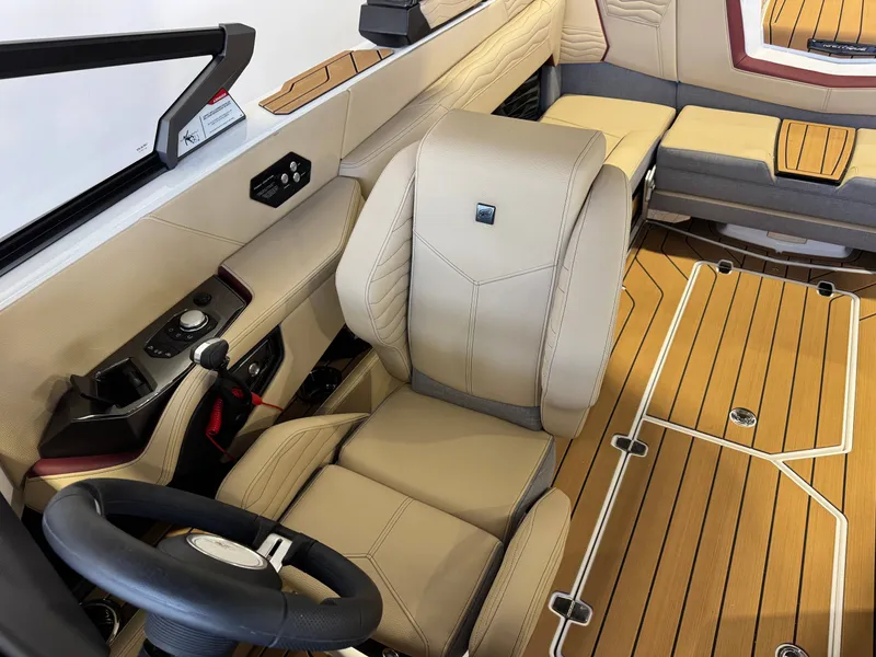 Slide: The Image of Nautique Super Air Nautique G23 2026 - 21