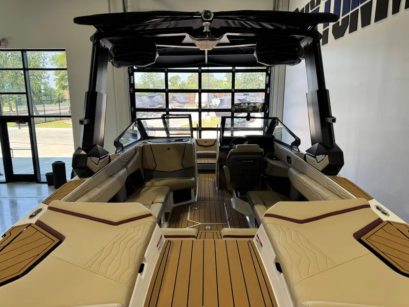 Slide: The Image of Nautique Super Air Nautique G23 2026 - 9