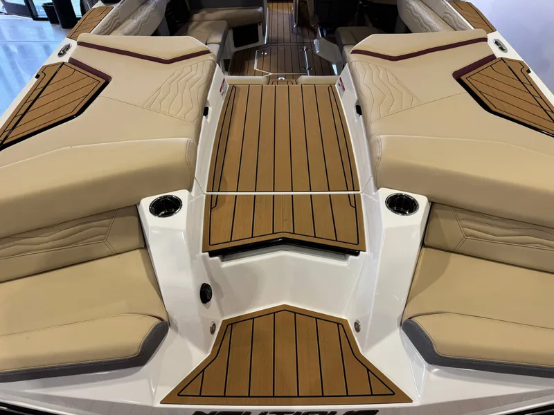 Slide: The Image of Nautique Super Air Nautique G23 2026 - 10