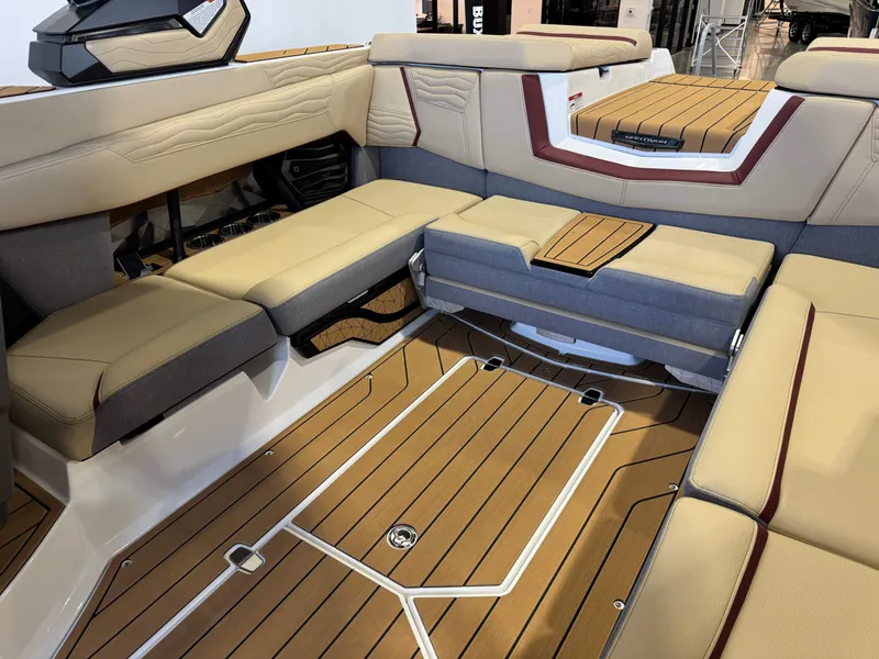 Slide: The Image of Nautique Super Air Nautique G23 2026 - 15