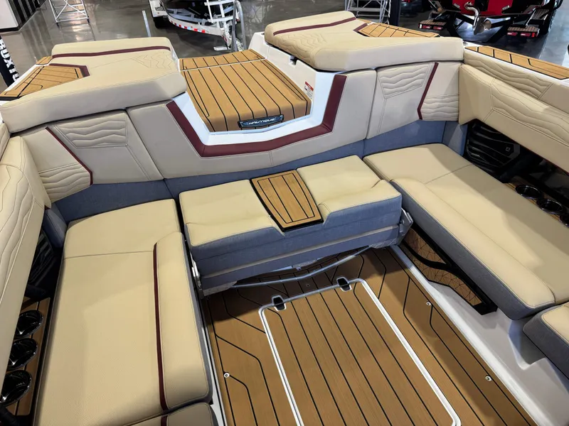 Slide: The Image of Nautique Super Air Nautique G23 2026 - 16