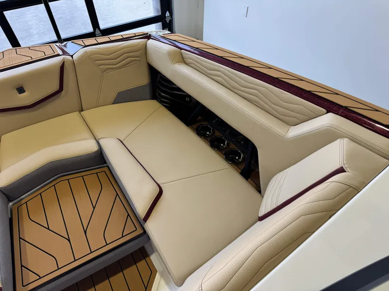 Slide: The Image of Nautique Super Air Nautique G23 2026 - 18
