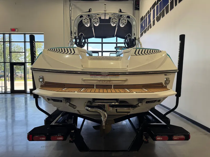 Slide: The Image of Nautique Super Air Nautique G23 2018 - 6