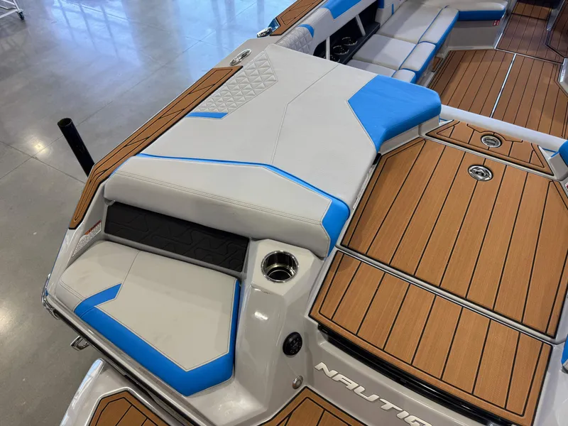 Slide: The Image of Nautique Super Air Nautique GS22 2026 - 11