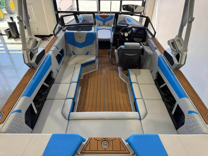 Slide: The Image of Nautique Super Air Nautique GS22 2026 - 12