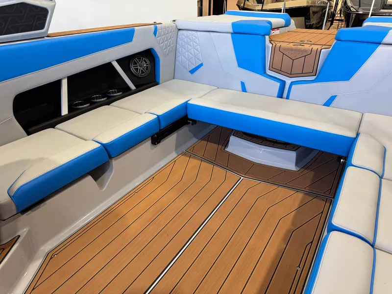 Slide: The Image of Nautique Super Air Nautique GS22 2026 - 14