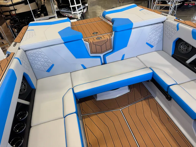 Slide: The Image of Nautique Super Air Nautique GS22 2026 - 15