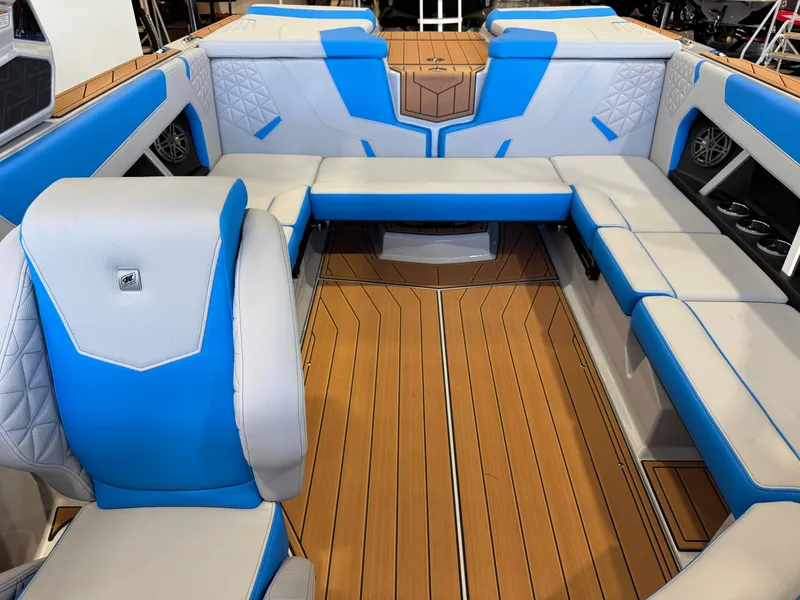 Slide: The Image of Nautique Super Air Nautique GS22 2026 - 21