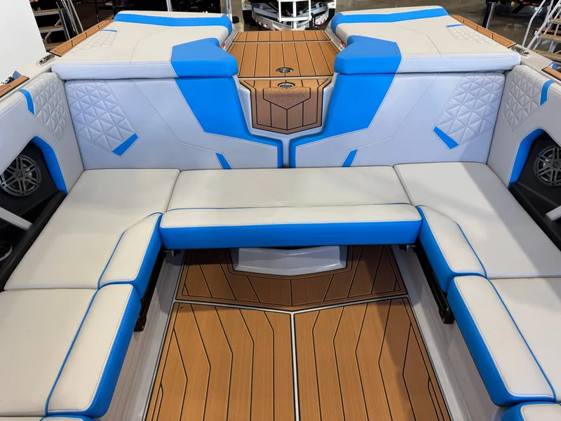 Slide: The Image of Nautique Super Air Nautique GS22 2026 - 26