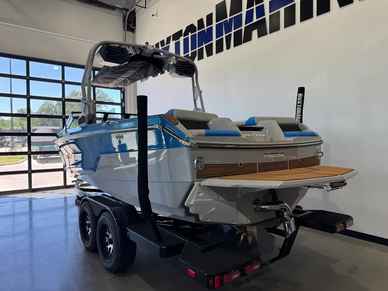 Slide: The Image of Nautique Super Air Nautique GS22 2026 - 4