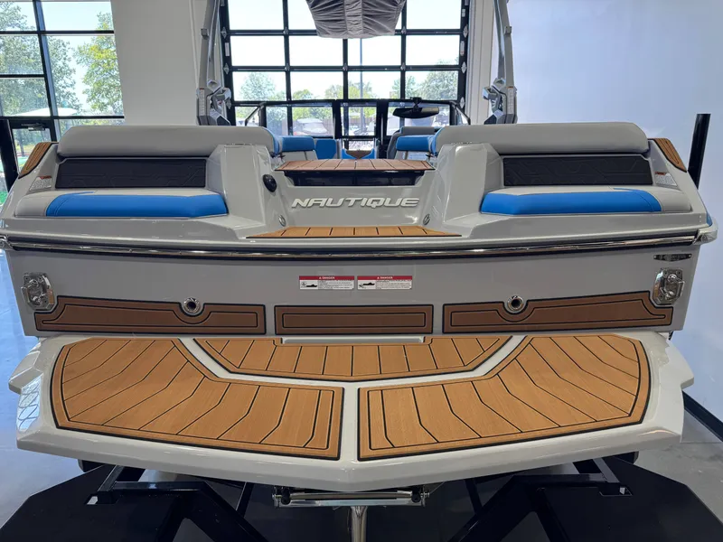 Slide: The Image of Nautique Super Air Nautique GS22 2026 - 7