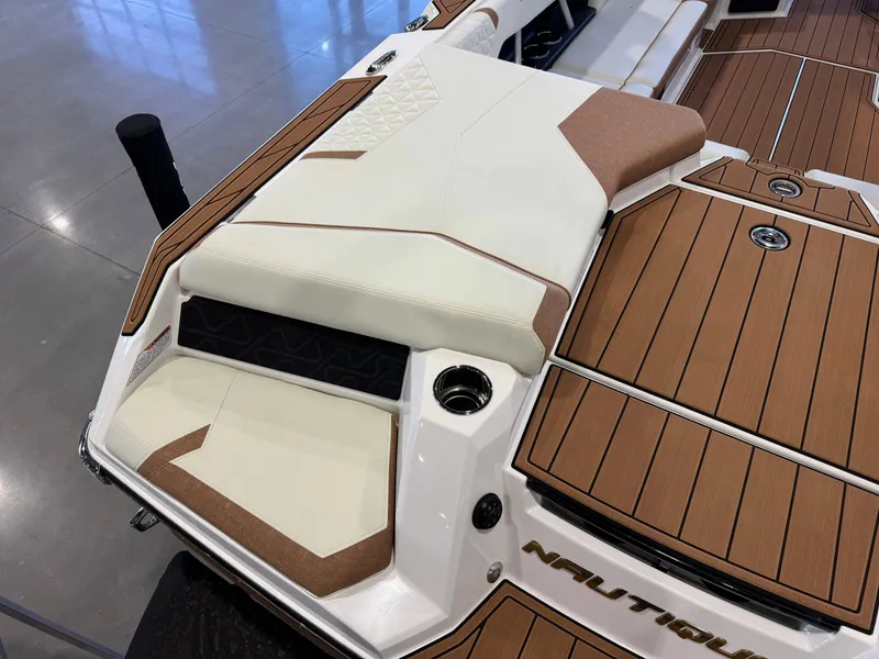 Slide: The Image of Nautique Super Air Nautique GS24 2026 - 11