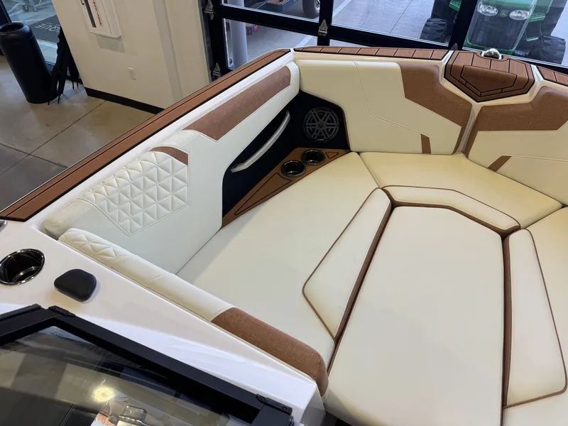 Slide: The Image of Nautique Super Air Nautique GS24 2026 - 18