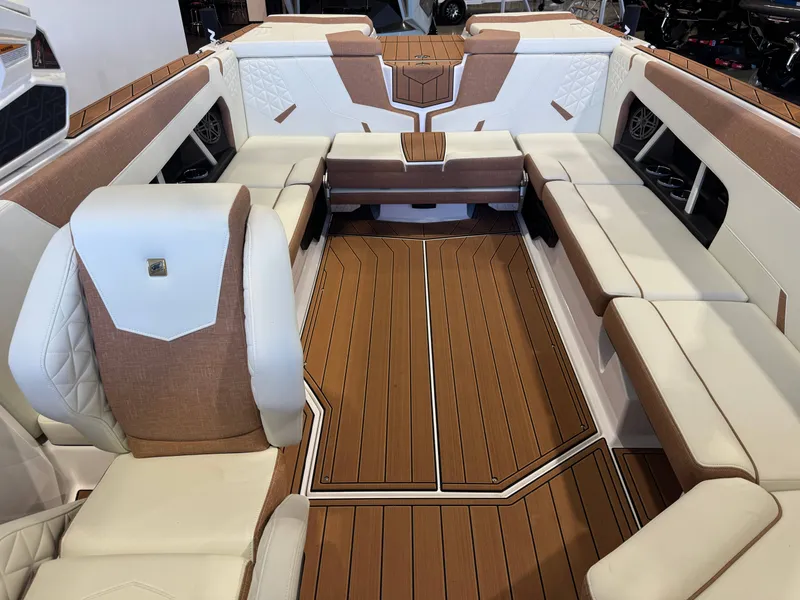 Slide: The Image of Nautique Super Air Nautique GS24 2026 - 21