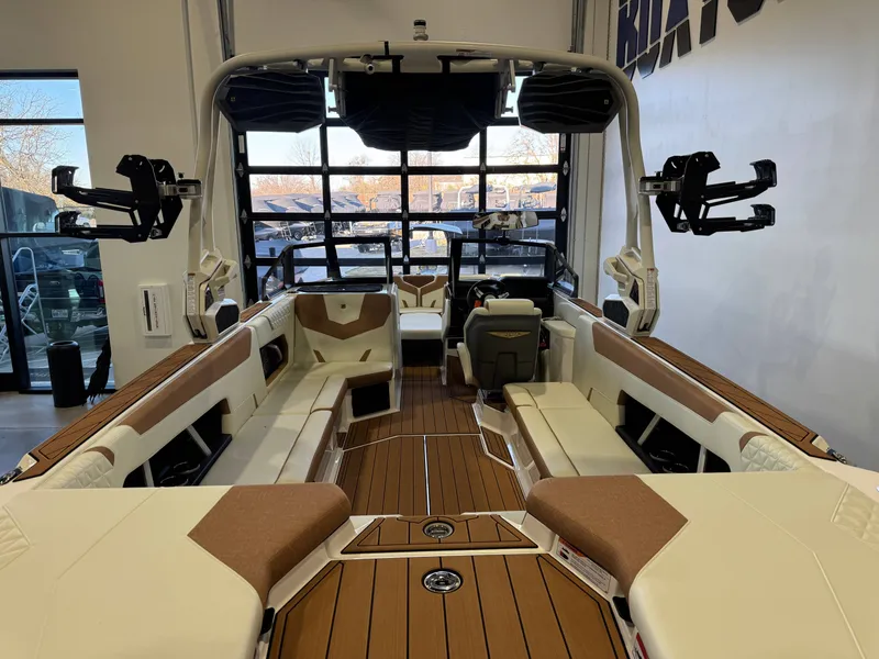 Slide: The Image of Nautique Super Air Nautique GS24 2026 - 8