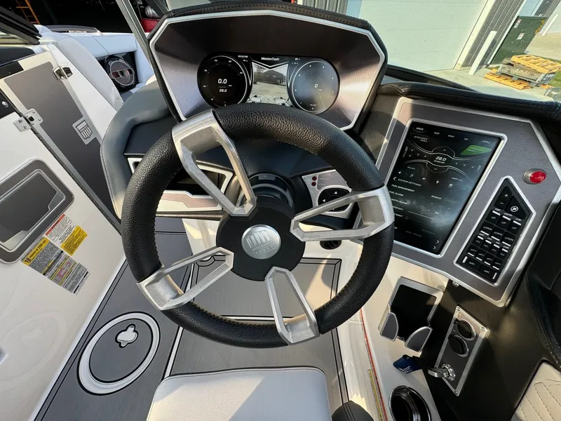 Slide: The Image of MasterCraft X24 2019 - 16