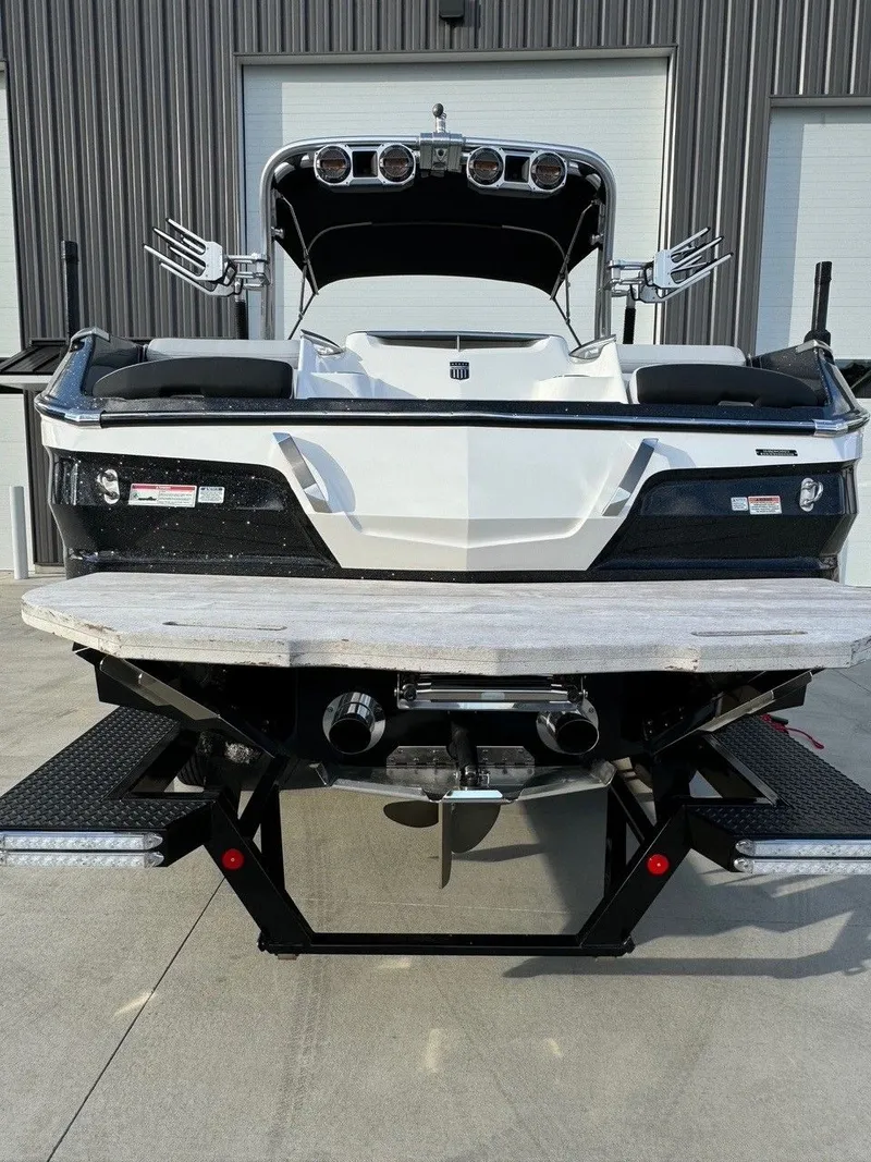 Slide: The Image of MasterCraft X24 2019 - 5