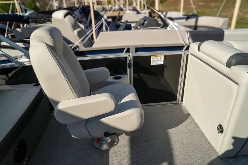 Slide: The Image of Starcraft EX20 Q DH - Tritoon 2026 - 14