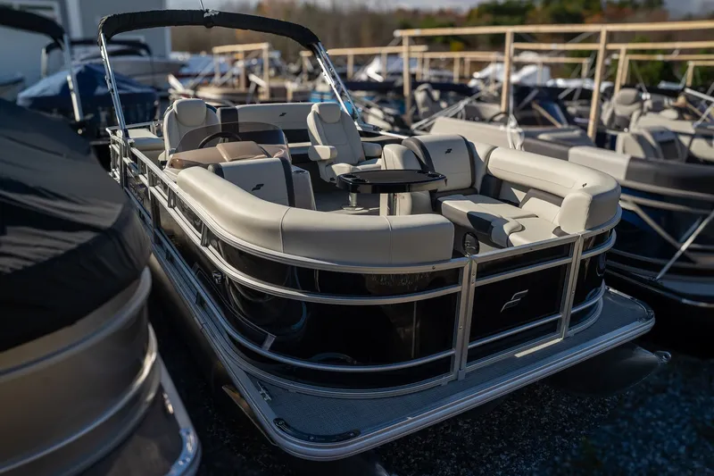 Slide: The Image of Starcraft EX20 Q DH - Tritoon 2026 - 5