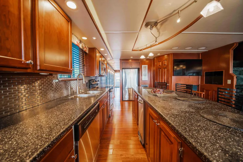 Slide: The Image of Monticello Houseboat 2008 - 55