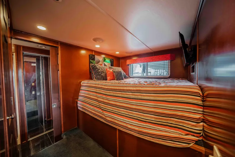 Slide: The Image of Monticello Houseboat 2008 - 60