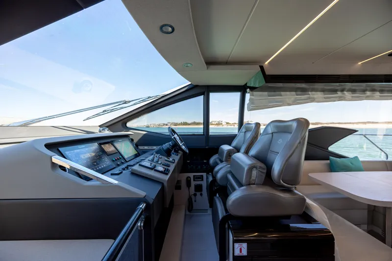 Slide: The Image of Azimut 66 FLY 2019 - 53