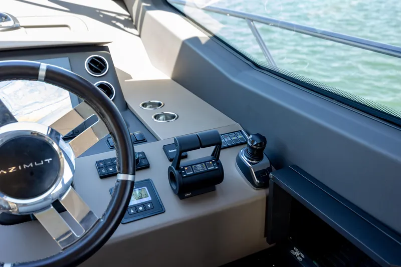 Slide: The Image of Azimut 66 FLY 2019 - 55