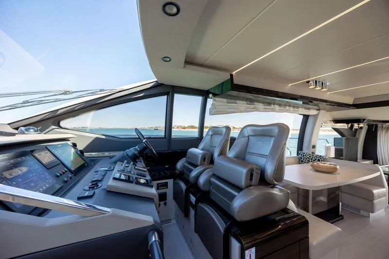 Slide: The Image of Azimut 66 FLY 2019 - 57