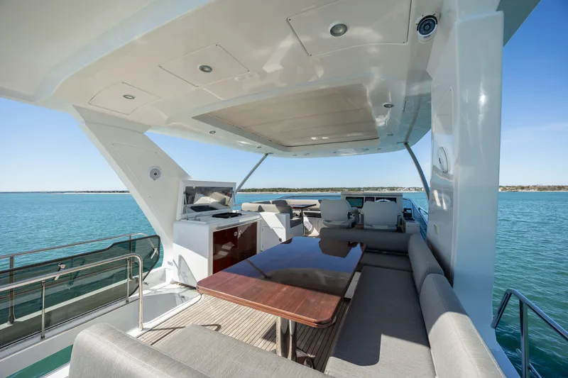 Slide: The Image of Azimut 66 FLY 2019 - 68