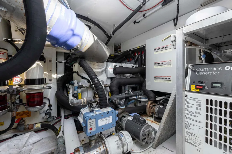 Slide: The Image of Azimut 66 FLY 2019 - 85