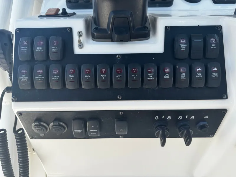 Slide: The Image of Edgewater 318CC 2007 - 25