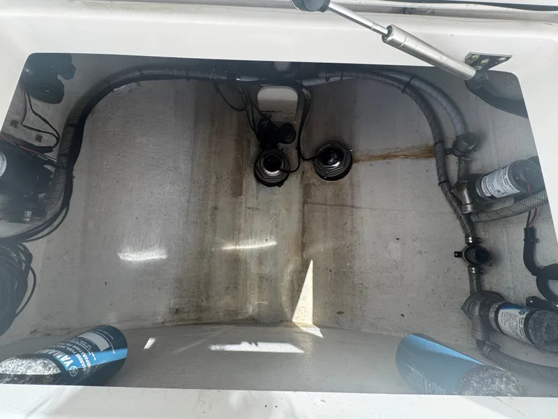 Slide: The Image of Edgewater 318CC 2007 - 42