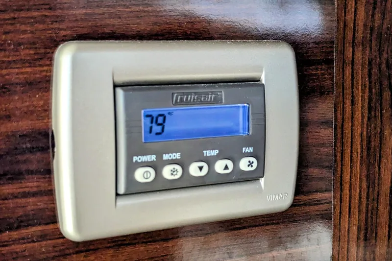 Slide: The Image of Thermostat display on 2017 Sea Ray Sundancer 280, showing 79 degrees Fahrenheit. - 29