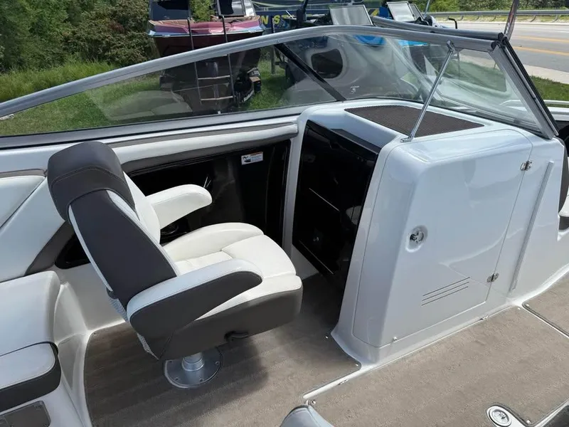 Slide: The Image of Yamaha 242 LTD S 2015 - 10