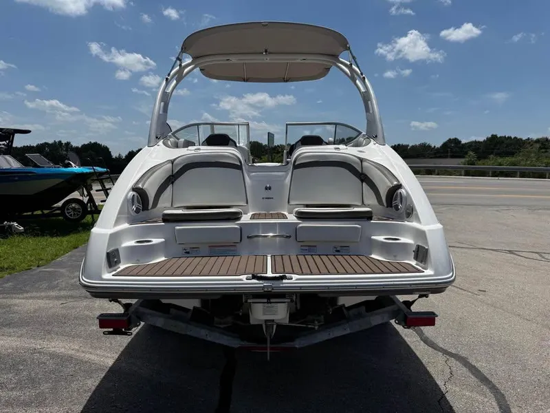 Slide: The Image of Yamaha 242 LTD S 2015 - 5