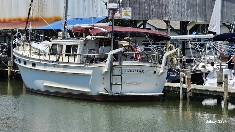 Slide: The Image of Island Trader 40 Motor Sailor 1982 - 3