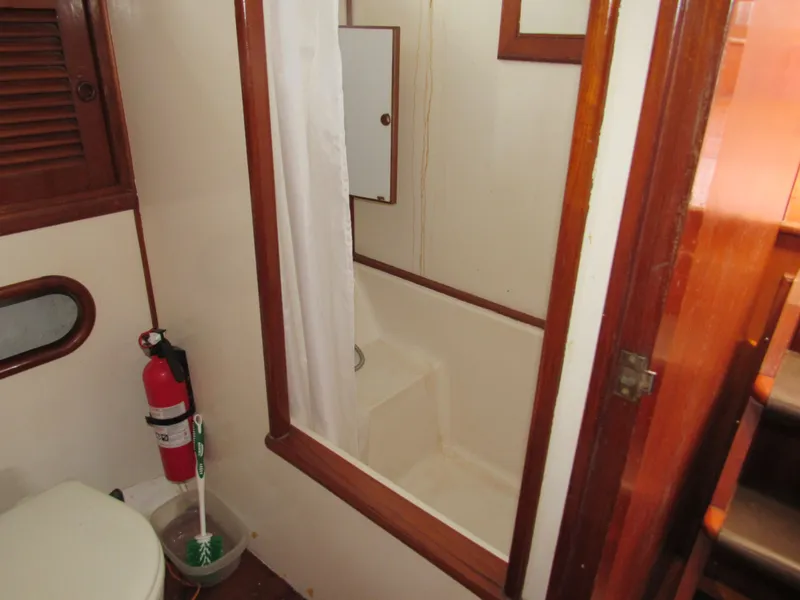 Slide: The Image of Island Trader 40 Motor Sailor 1982 - 43