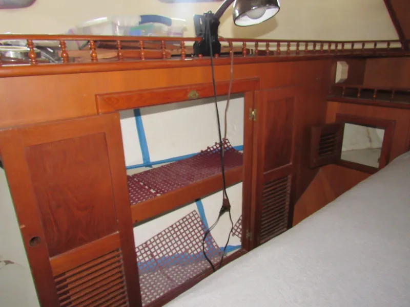 Slide: The Image of Island Trader 40 Motor Sailor 1982 - 48