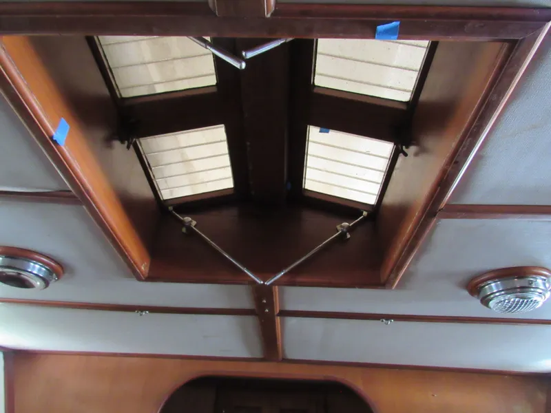 Slide: The Image of Island Trader 40 Motor Sailor 1982 - 52