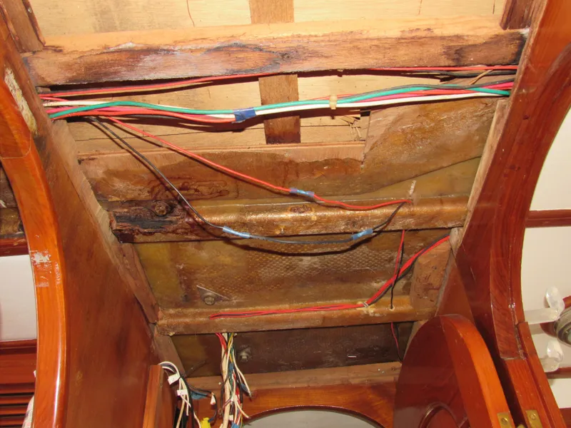 Slide: The Image of Island Trader 40 Motor Sailor 1982 - 56