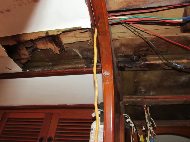 Slide: The Image of Island Trader 40 Motor Sailor 1982 - 57