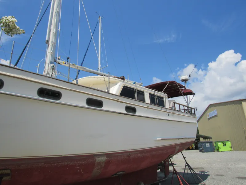 Slide: The Image of Island Trader 40 Motor Sailor 1982 - 58