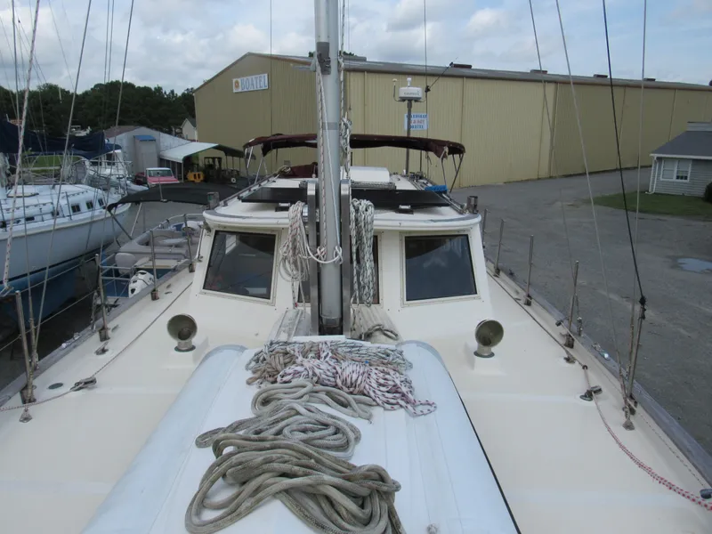 Slide: The Image of Island Trader 40 Motor Sailor 1982 - 59