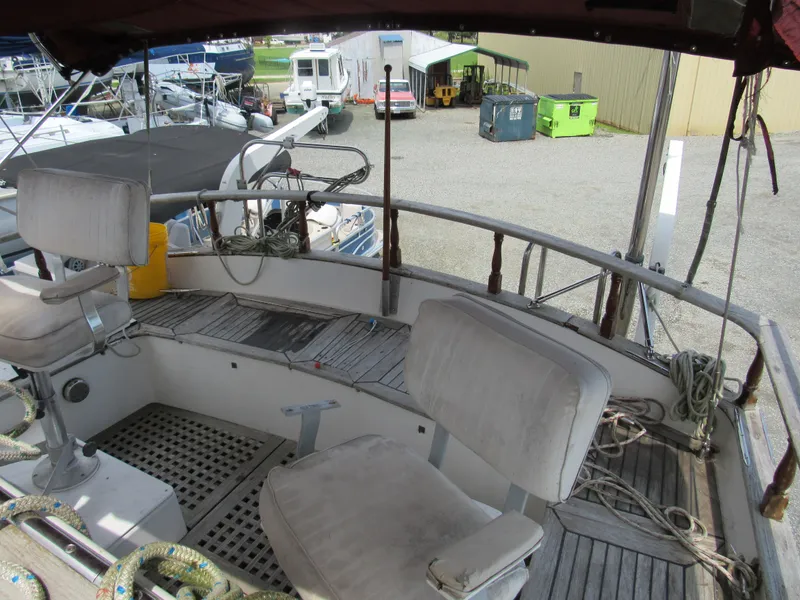 Slide: The Image of Island Trader 40 Motor Sailor 1982 - 6