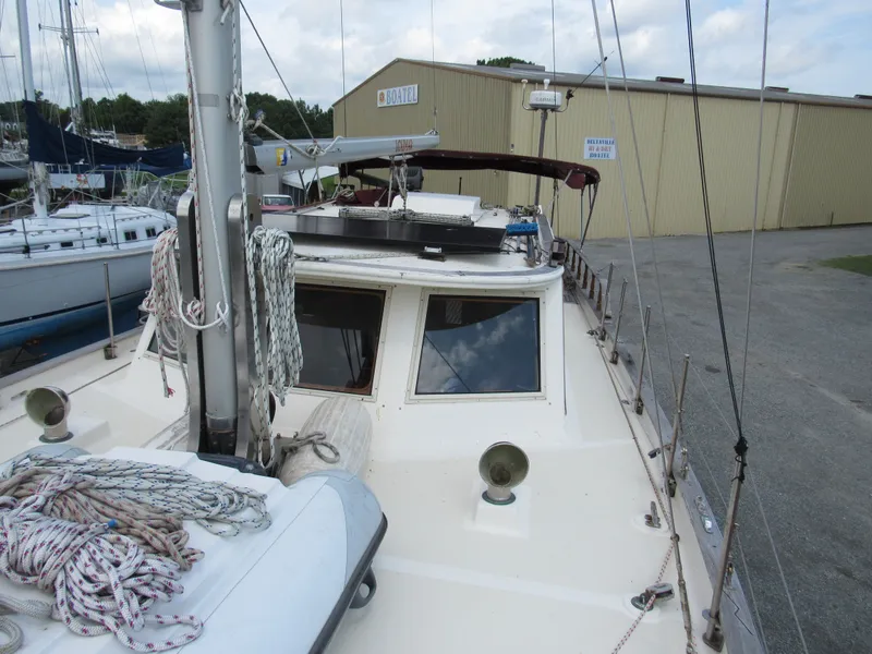 Slide: The Image of Island Trader 40 Motor Sailor 1982 - 60