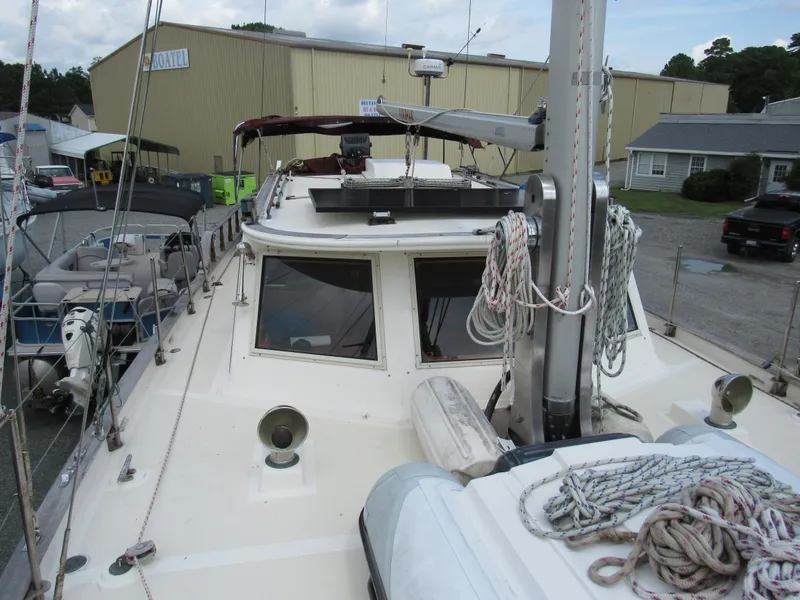 Slide: The Image of Island Trader 40 Motor Sailor 1982 - 61